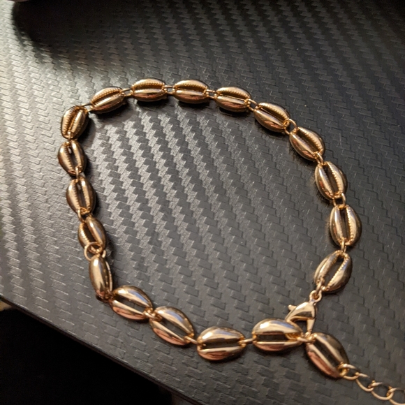 Claire's Gold toned Bracelet - Picture 3 of 3